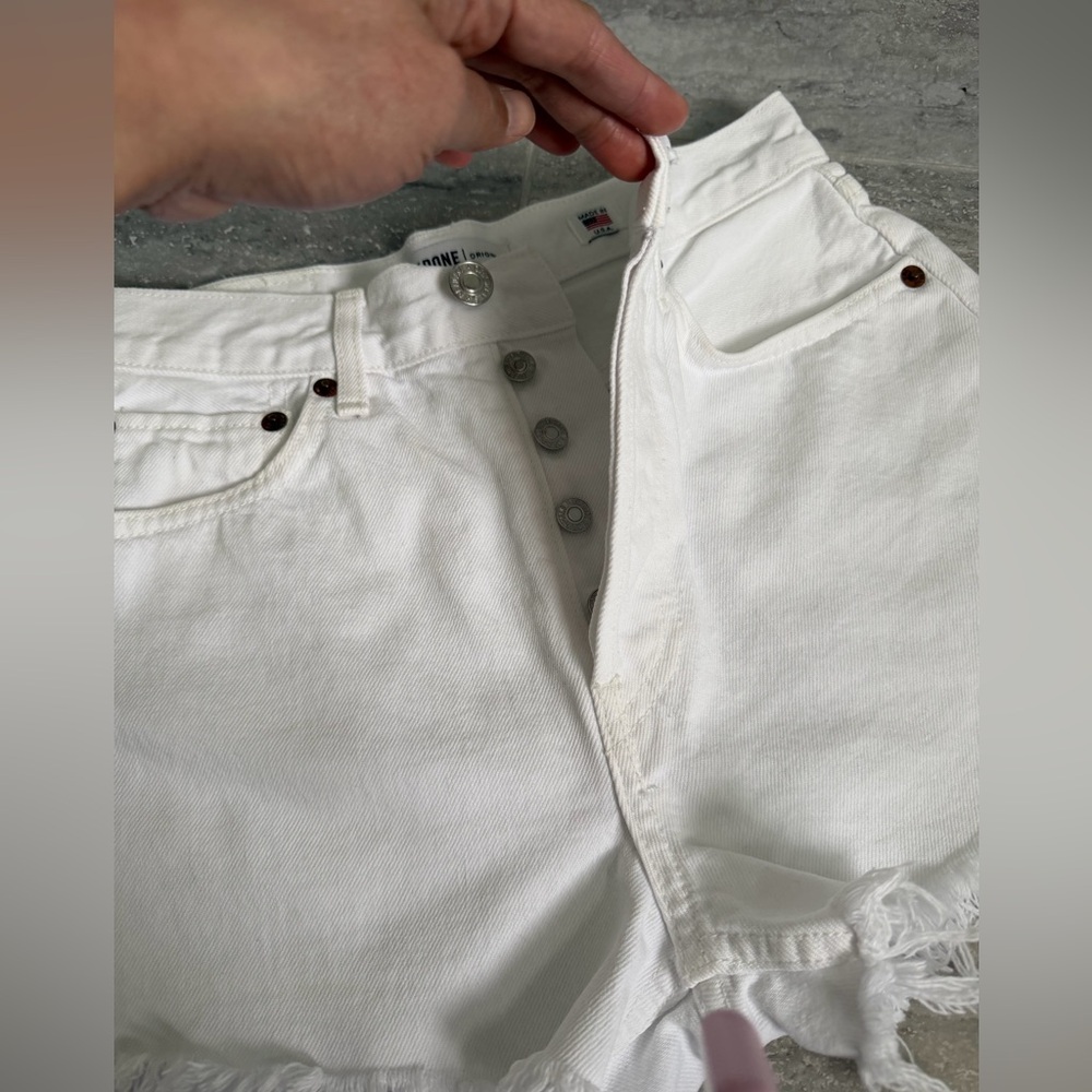RE/DONE Originals White Frayed Denim Cutoff Shorts Size 25 High Rise Raw Hem - Picture 10 of 13